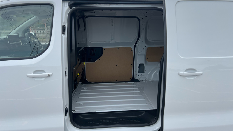 Citroen Dispatch Xl Diesel 1.5 BlueHDi 120ps Van Driver